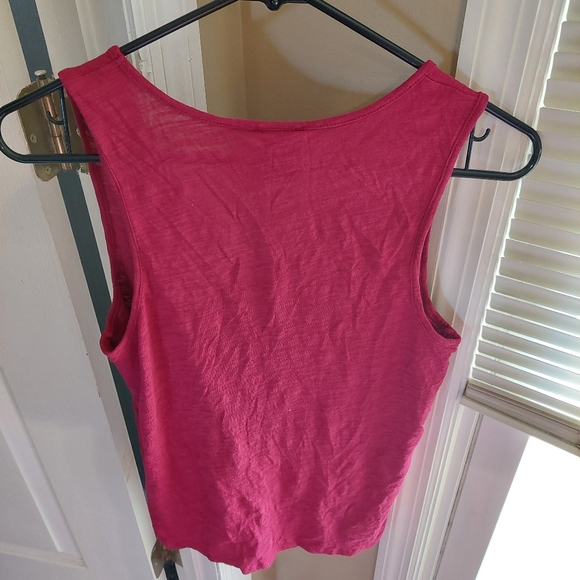 VERY NICE GAP TANK TOP - Picture 3 of 3